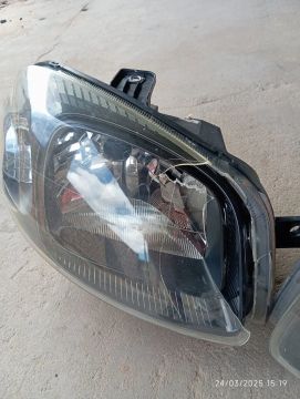 Farol Dianteiro lado direito 