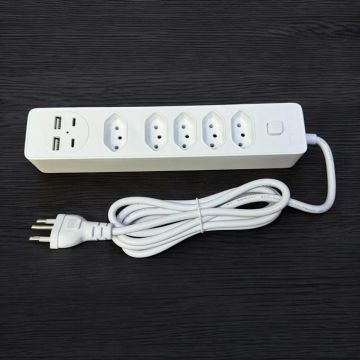 Régua extensão com 5 tomadas 10A 2 USBs 2 USB-c