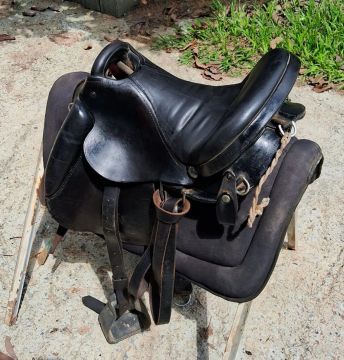 Sela de cavalo usada