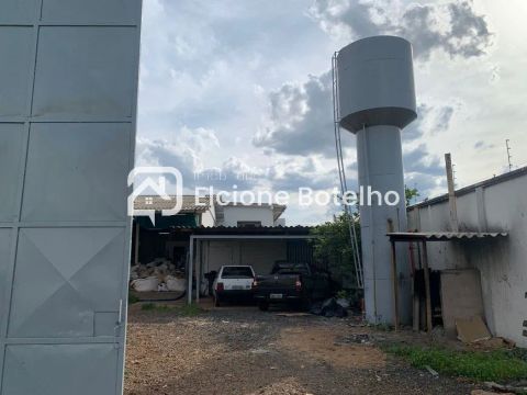 Galpão para aluguel de aprox. 1620 m², no bairro Custódio Pereira - Uberlândia - MG
