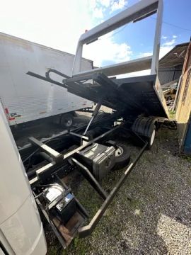 Mercedes benz MB 710 - 2011 - Prancha 5,50m asa delta