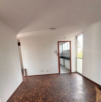 Troco apartamento por casa na região do Campo Comprido, Fazendinha e imediações.