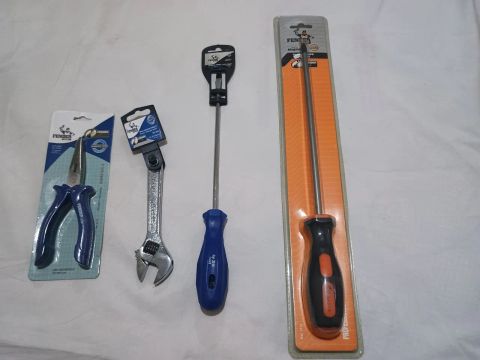 Kit ferramentas Fender - Alicate bico, chave inglesa, chave de fenda e chave Philips novas