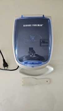 Sanduicheira George Foreman Grilling Machine 