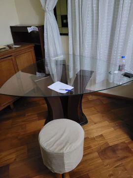 Mesa de Jantar com Tampo de Vidro