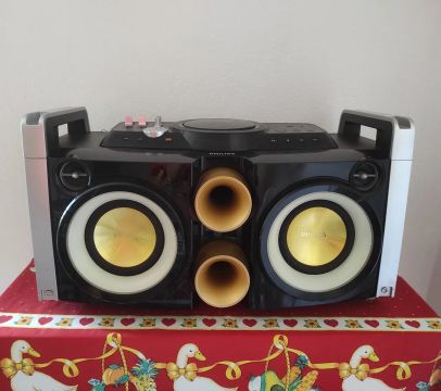 Som Philips: Pega CD, Pen Drive, Rádio Am/Fm (Não é Via Bluetooth)