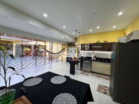Casa com 2 dormitórios, 215 m² por R$ 600.000 - Agenor de Carvalho - Porto Velho/RO