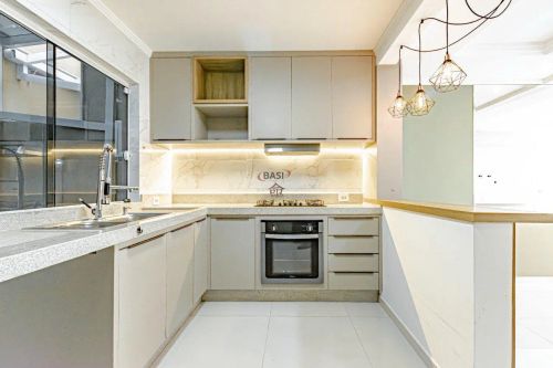 Venda de Casas / Sobrado na cidade de Curitiba