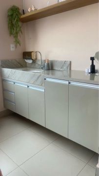 Armário Semi Novo