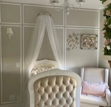 Imperdível!  Quarto completo luxuoso de príncipe / princesa! 
