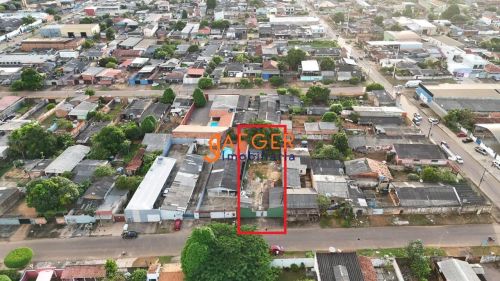 Oportunidade única! Este terreno de 700m2