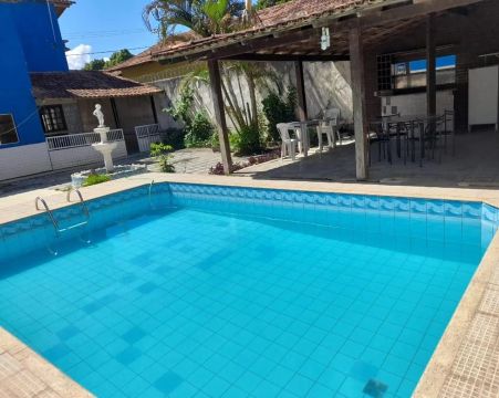 CASA PARA TEMPORADA EM MANGUINHOS A 500 METROS DA PRAIA.