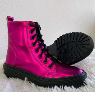 Bota Blogueirinha Feminina Barbie Filme  Lançamento Coturno Leve Macio