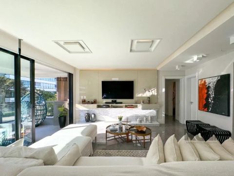 Apartamento Exclusivo de 162m² Finamente DecoradoEste sofisticado apartamento de 162m² ofe