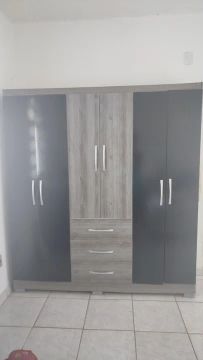 Guarda roupas 6 portas