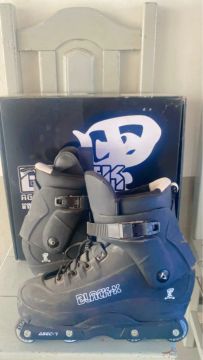 Patins Traxart Black na caixa - Muito novo - N? 44