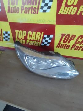 Farol direito FORD FOCUS - usado, barato