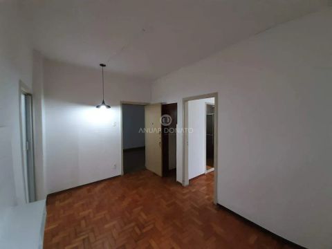 Funcionários - Apartamento 1 quarto para aluguel na Anuar Donato
