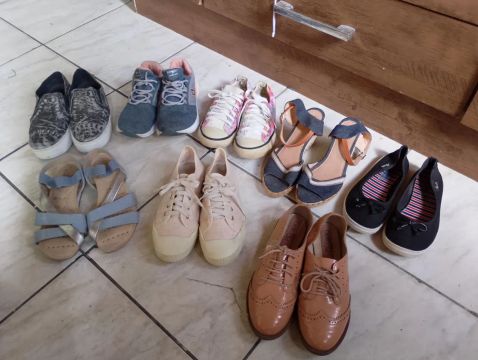 Lote de pares de sapatos femininos tamanho 35