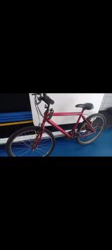 Bicicleta aro 26 pneus novos, freios novos!