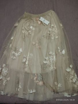 Roupa novas e usadas 