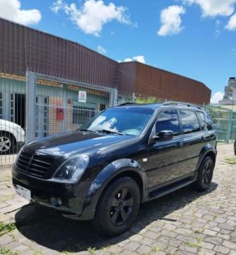 Rexton Turbo Diesel - 4x4 -7 lugares