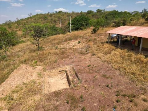 Chácara à Venda, entorno de Brasilia, 20.000m2, Casa 2 Quartos(1S)