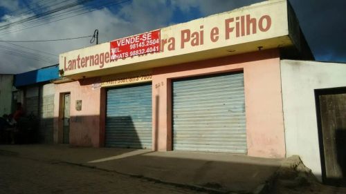 Salão com garagem e banheiro para venda
