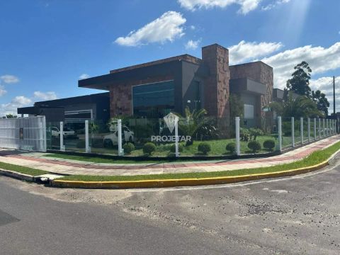 Casa de Alto Padrão de Esquina  Totalmente Mobiliada e Pronta para Morar!