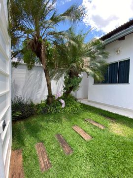 Belíssima casa térrea 3Q no st goiânia 2, com piscina, area gourmet - RS 900.000,00