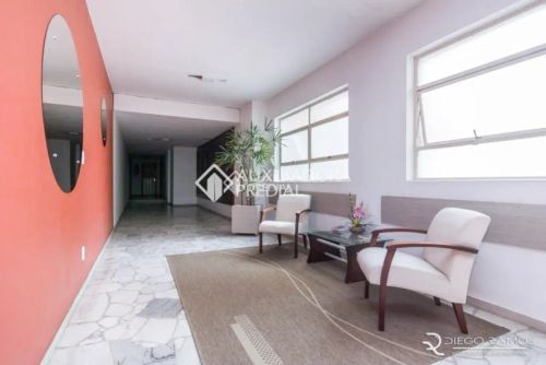 Imóvel para aluguel possui 126 metros quadrados com 3 quartos em Jardim Lindóia - Porto Al
