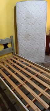 Cama com colchão 