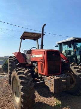 TRATOR AGRÍCOLA, MARCA MASSEY FERGUSON, MODELO MF 650