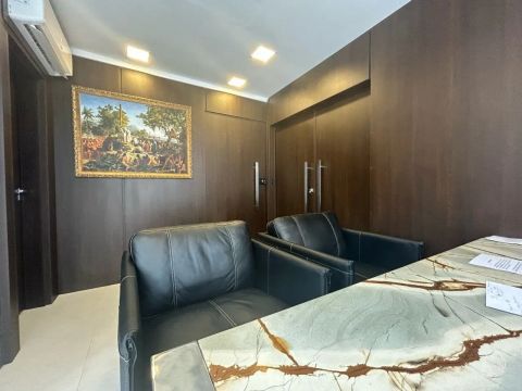 Sala comercial com 87m² no Centro