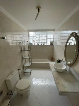 Casa com 5quartos e 3 banheiro em condomínio fechado