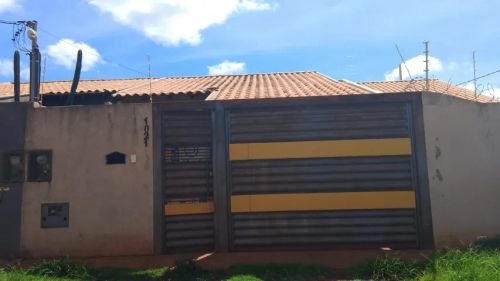 Casa com parcelinha de apenas 600,00 - Jd. Inápolis