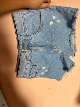 Short jeans