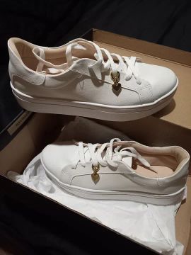 Tenis branco RCHLO NOVO