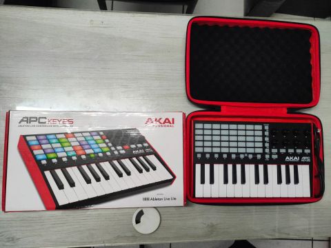 APC KEY 25 MK2 - AKAI - Teclado controlador 