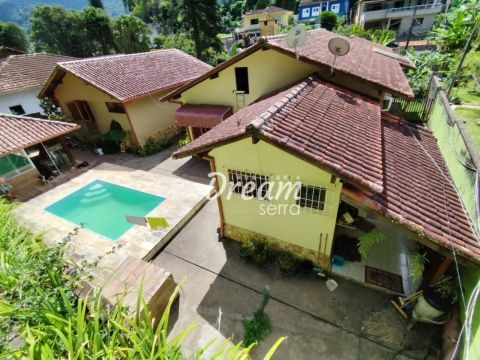 Casa com 3 dormitórios à venda, 131 m² por R$ 1.650.000,00 - Santa Cecília - Teresópolis/R