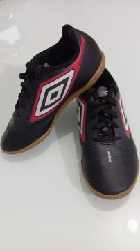 Chuteira de futsal infantil original da Umbro