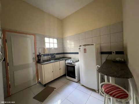 Kitnet para Locação em Guanambi, São Francisco, 1 dormitório, 1 banheiro, 1 vaga