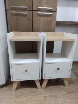 Mesinha de cabeceira 