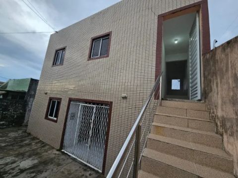 Imóvel com 3 apartamentos / kitnets para investimento no melhor do Geisel