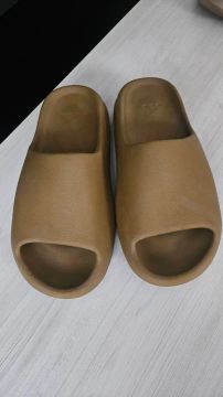 Chinelo Adidas yeezy slide 2 unidades 