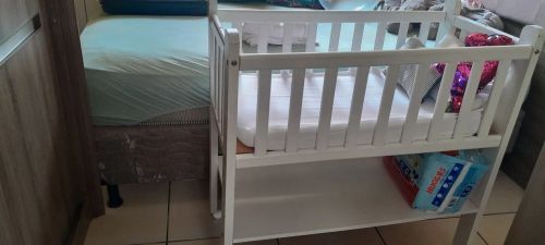 Mini berço de bebê com colchão 