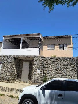 CASA À VENDA NO BAIRRO CAJUEIRO