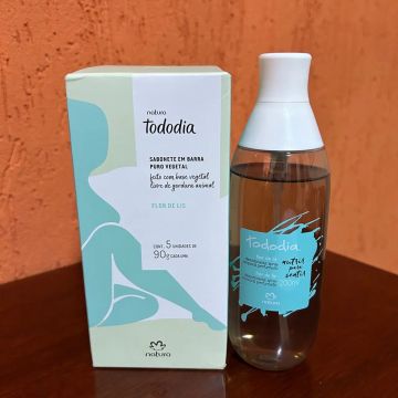 Flor de Lis Body Spray e Caixa de Sabonete