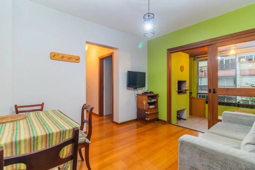 Apartamento 2D semi mobiliado com sacada , R$599.000 . Bairro Bela Vista Porto Alegre, RS