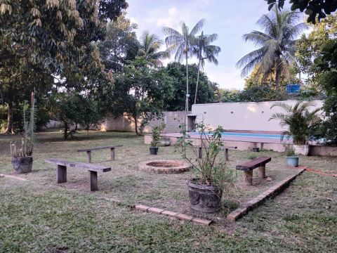 Sítio  com casa e piscina